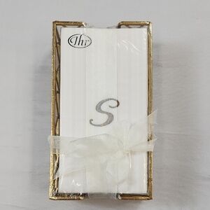THR Home Decorative 16x White Napkins Monogrammed "S" Gold Napkin Holder NWT